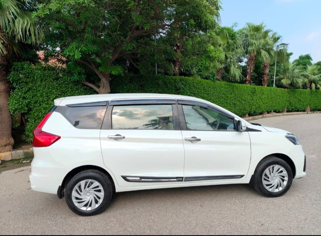 EXTERIOR image for ERTIGA VXI CNG | Hooter