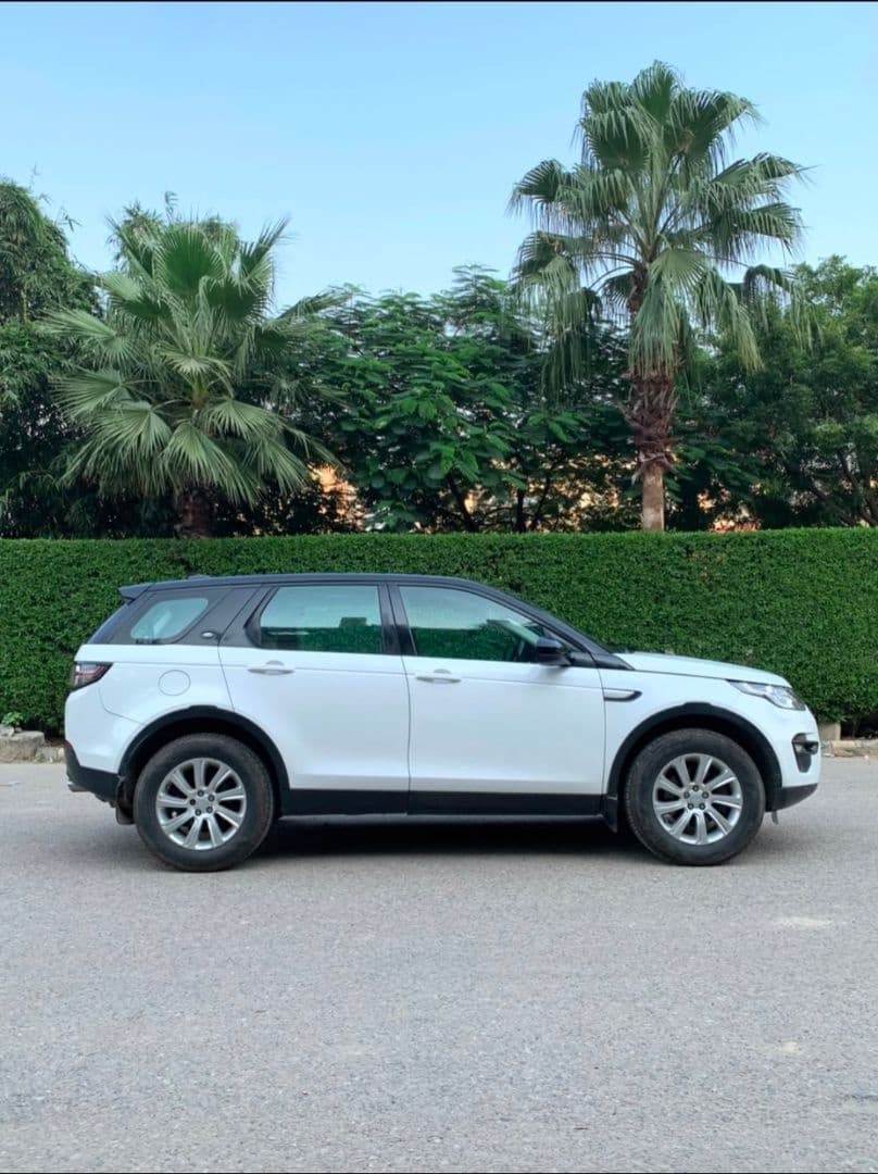 EXTERIOR image for Land Rover Discovery Sport | Hooter