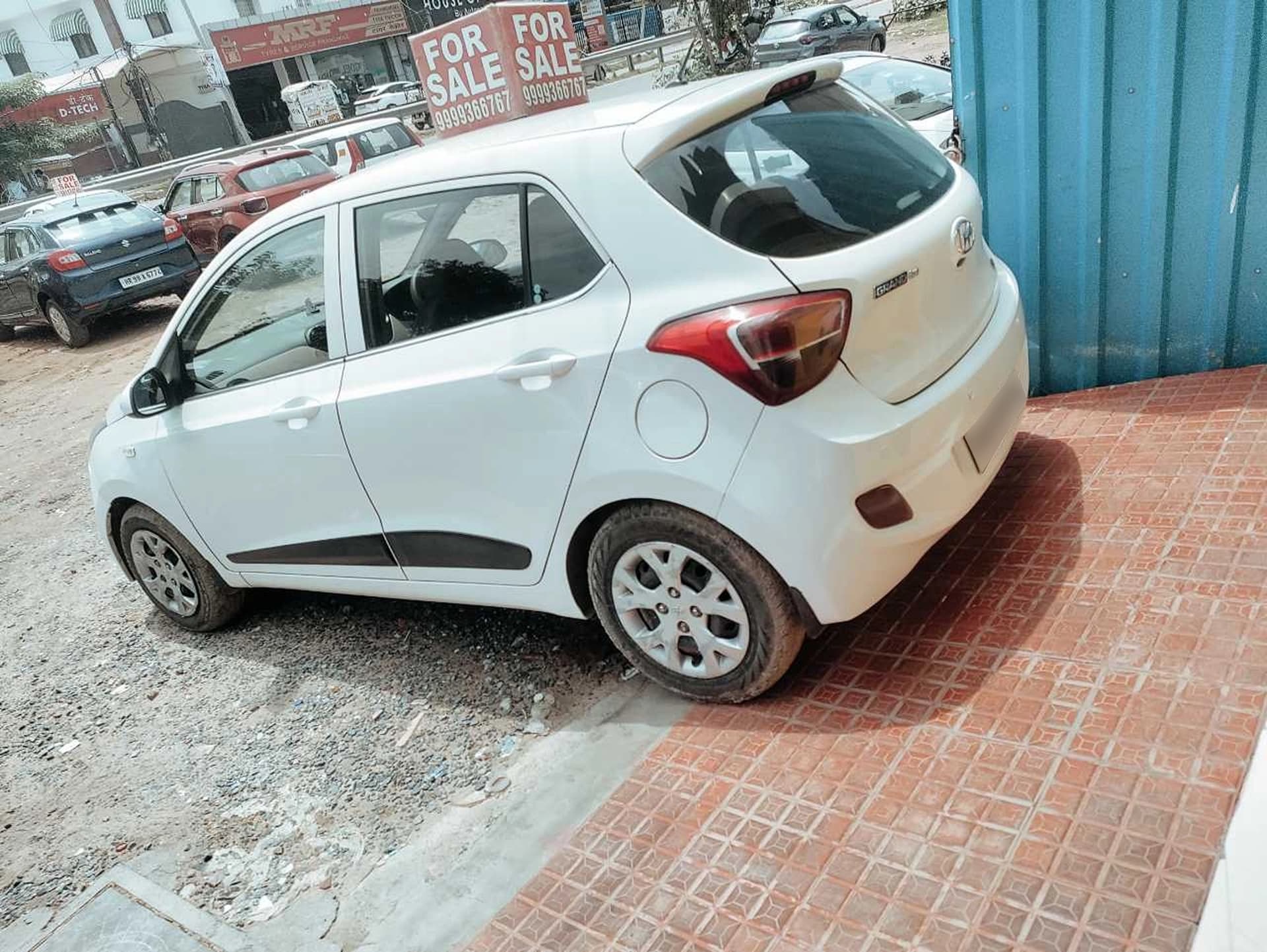 EXTERIOR image for GRAND I 10 | Hooter