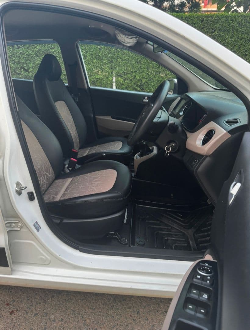 INTERIOR image for GRAND I10 SPORTZ 1.2 | Hooter
