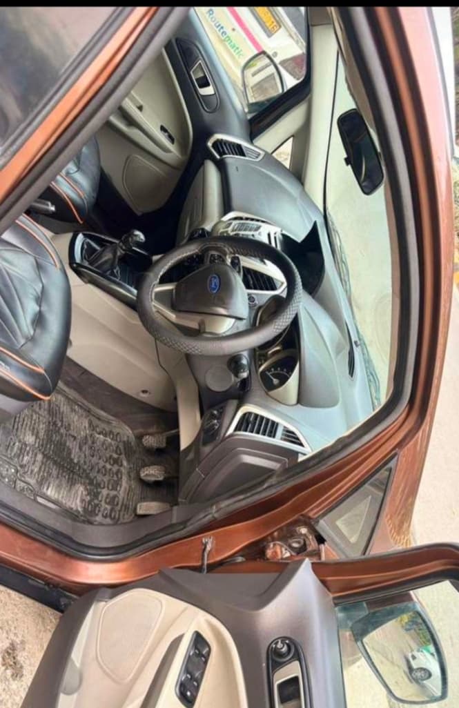 INTERIOR image for FORD ECOSPORT 1.5 DIESEL TITAN | Hooter