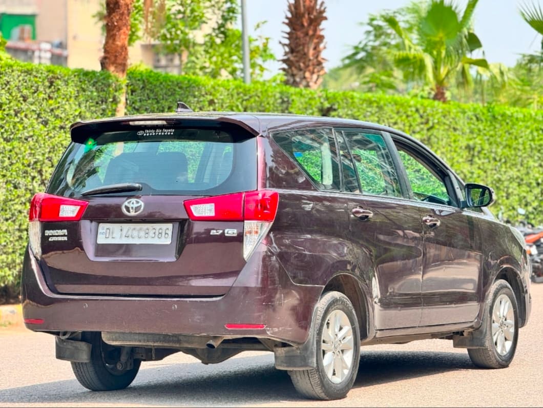 INTERIOR image for INNOVA CRYSTA 2.7 G | Hooter