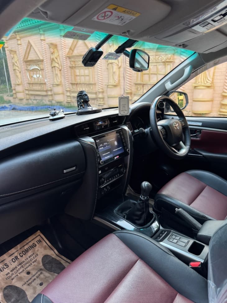 INTERIOR image for FORTUNER (LEADER EDITION, MT) | Hooter