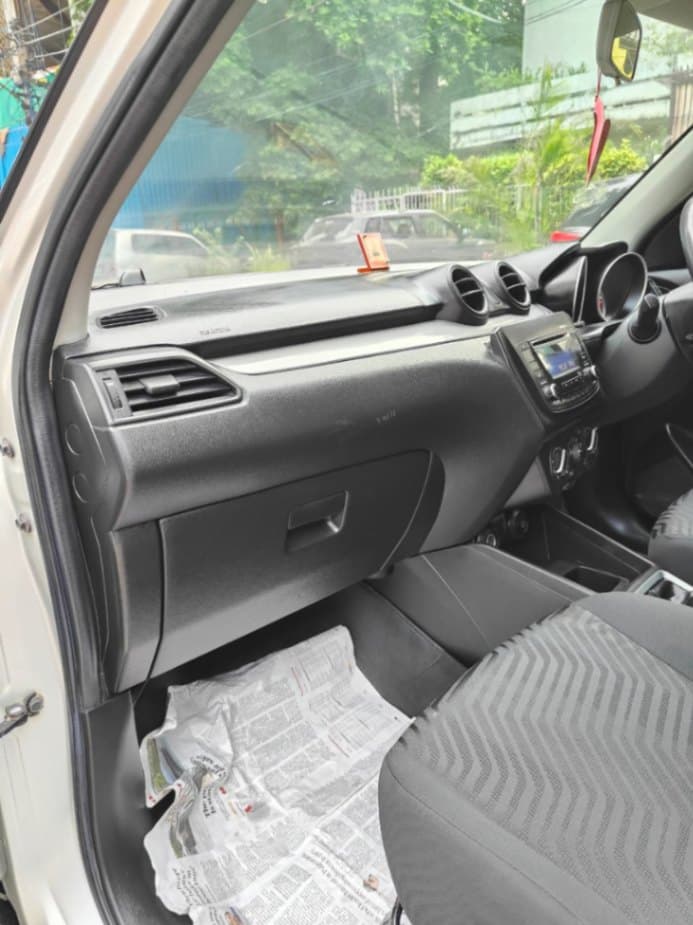 INTERIOR image for MARUTI SWIFT VXI | Hooter