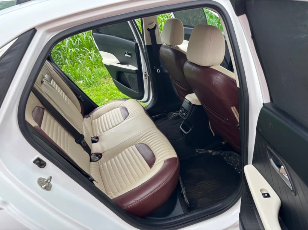 INTERIOR image for Verna | Hooter