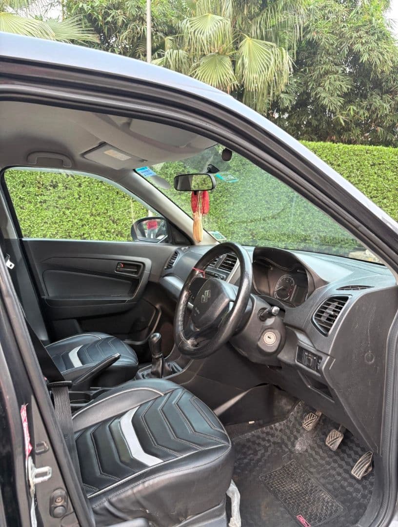 INTERIOR image for V. BREZZA LXI | Hooter