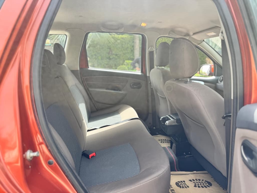 INTERIOR image for DUSTER RXL DCI - 85 PS(HSRAWE) | Hooter