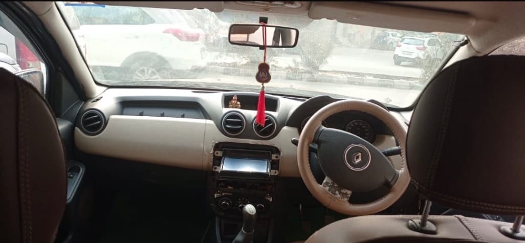 INTERIOR image for DUSTER RXL | Hooter