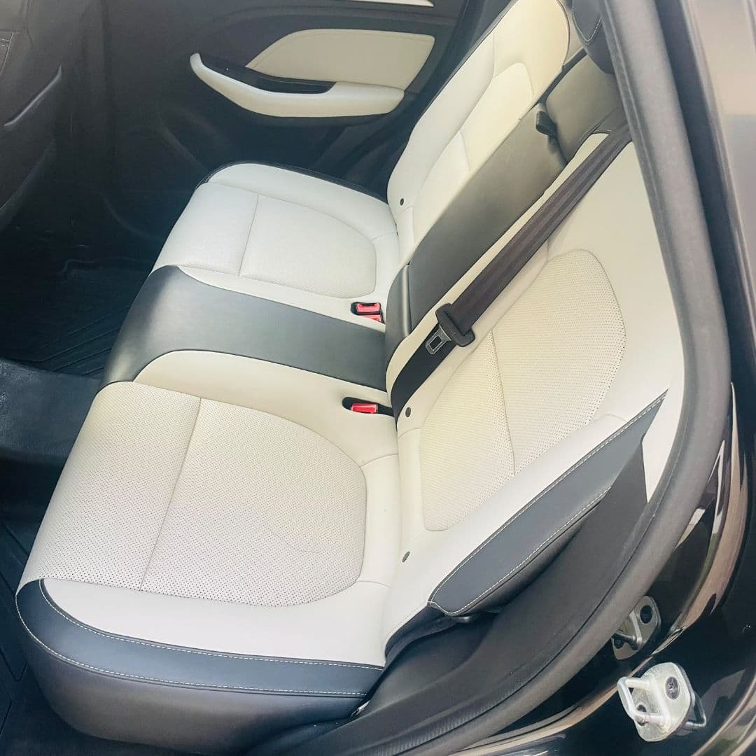 INTERIOR image for Astor | Hooter