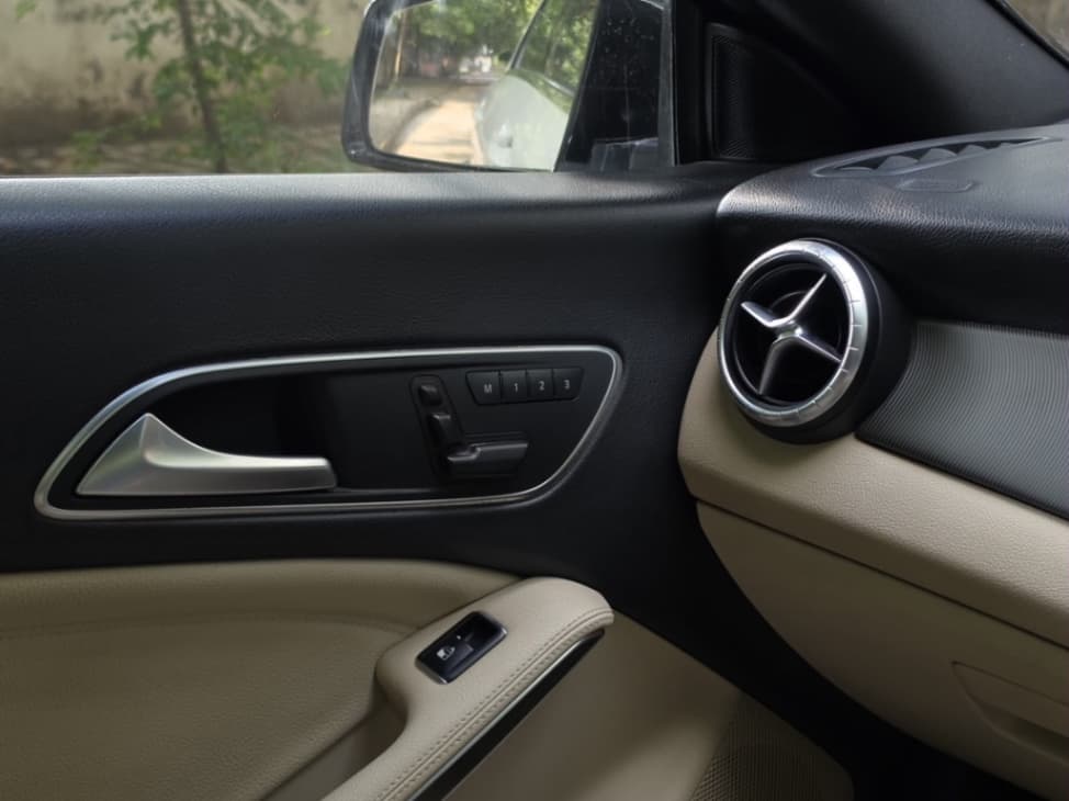 INTERIOR image for CLA | Hooter