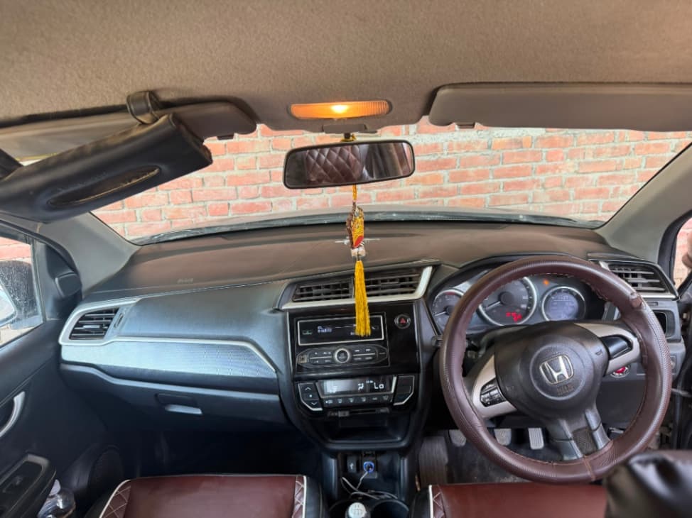 INTERIOR image for Honda br v | Hooter
