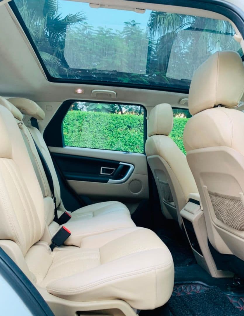 INTERIOR image for Land Rover Discovery Sport | Hooter