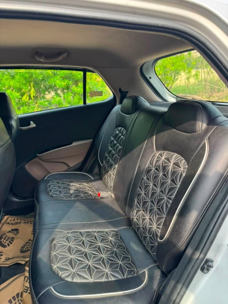 INTERIOR image for GRAND I10 SPORTZ 1.2 | Hooter