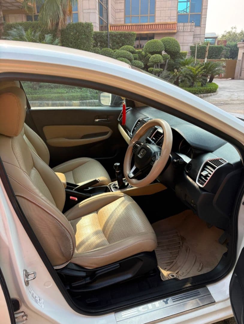 INTERIOR image for CITY 5TH GEN V MT (I-VTEC) | Hooter