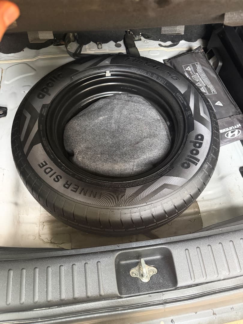 INTERIOR image for CRETA 1.5 CRDI MT E | Hooter