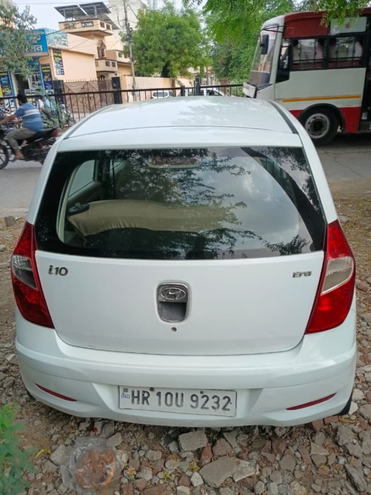 INTERIOR image for I10 GL ERA 1.1 BS IV | Hooter