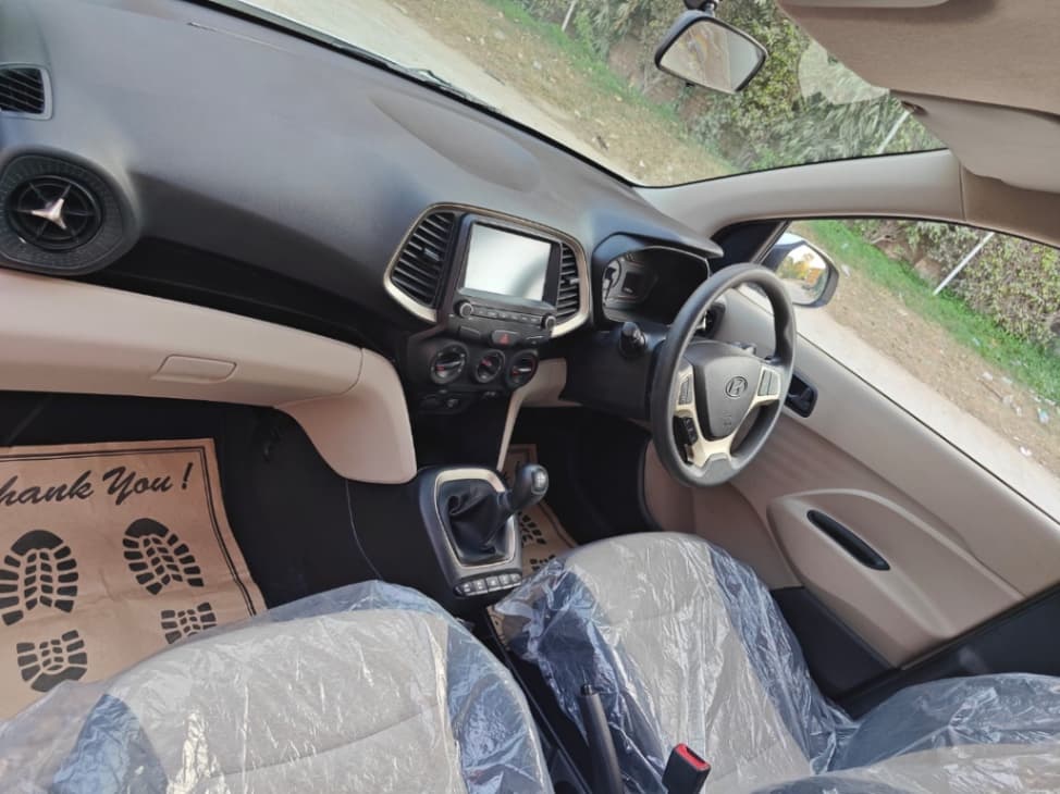INTERIOR image for Santro | Hooter
