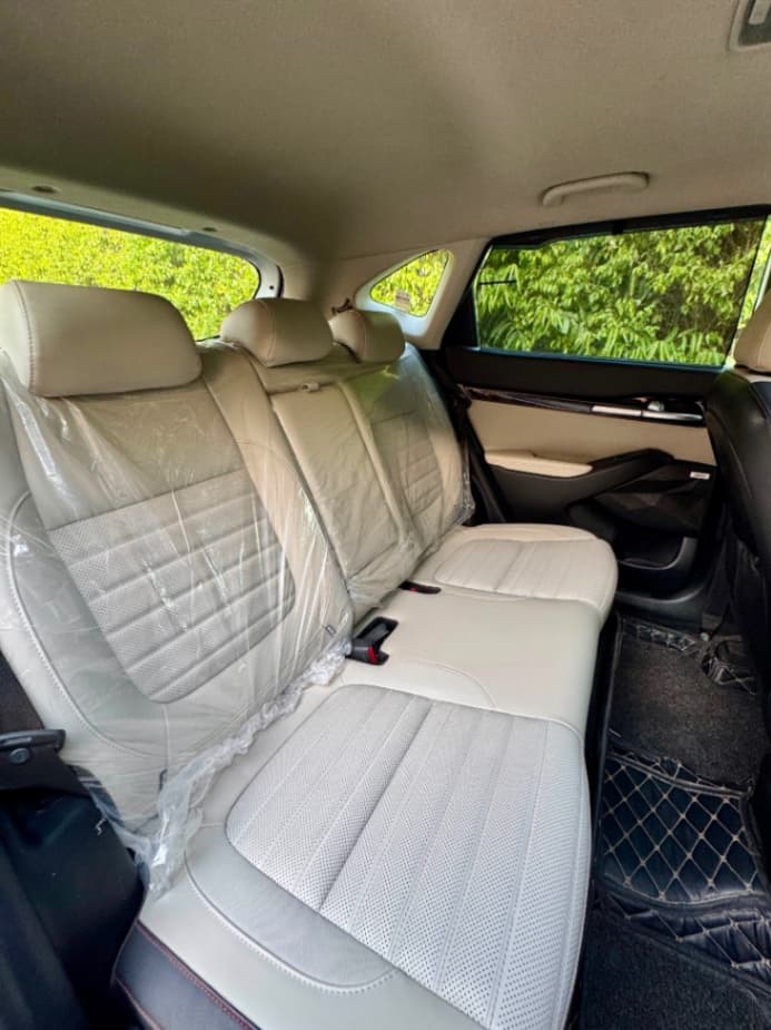 INTERIOR image for SELTOS | Hooter