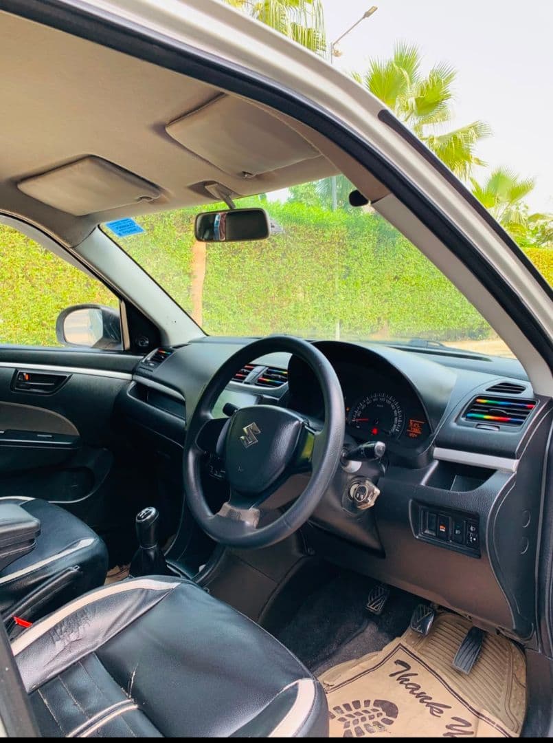 INTERIOR image for MARUTI SWIFT LXI (OPTIONAL) BS | Hooter