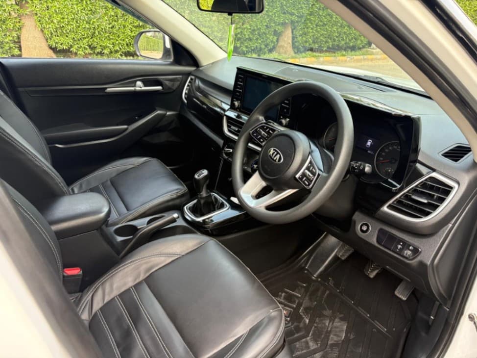 INTERIOR image for SELTOS G1.5 6MT HTK PLUS | Hooter