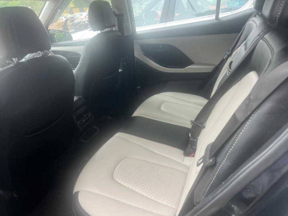 INTERIOR image for CRETA 1.5 MPI MT EX | Hooter