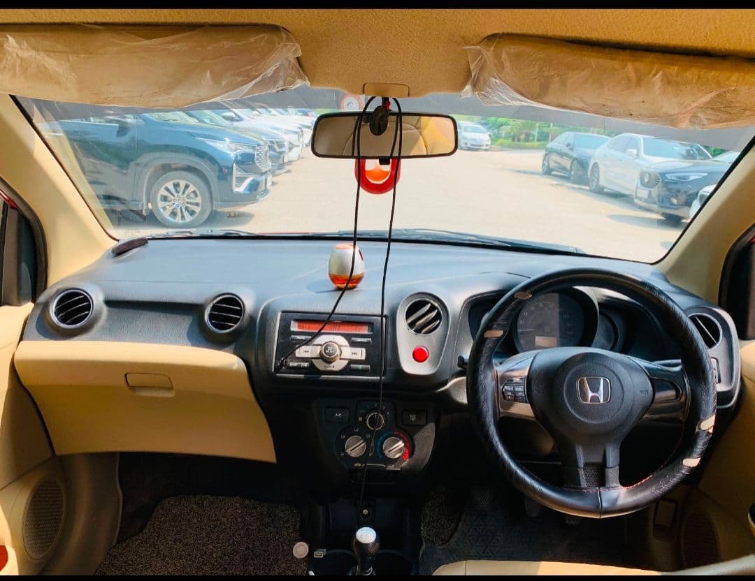 INTERIOR image for Brio [2013-2016] | Hooter