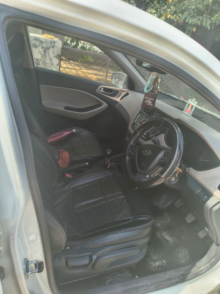 INTERIOR image for I20 | Hooter