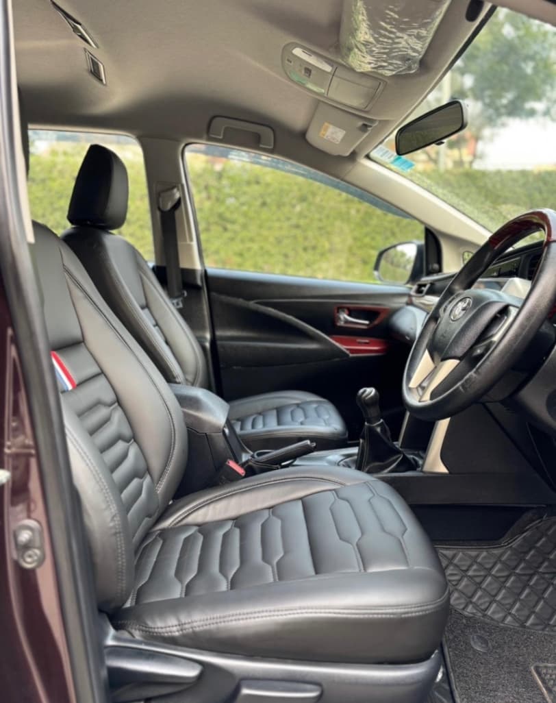 INTERIOR image for INNOVA CRYSTA 2.7 G | Hooter