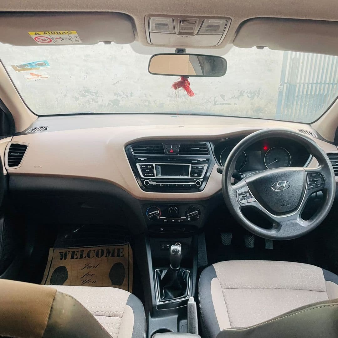 INTERIOR image for I20 SPORTZ VTVT | Hooter