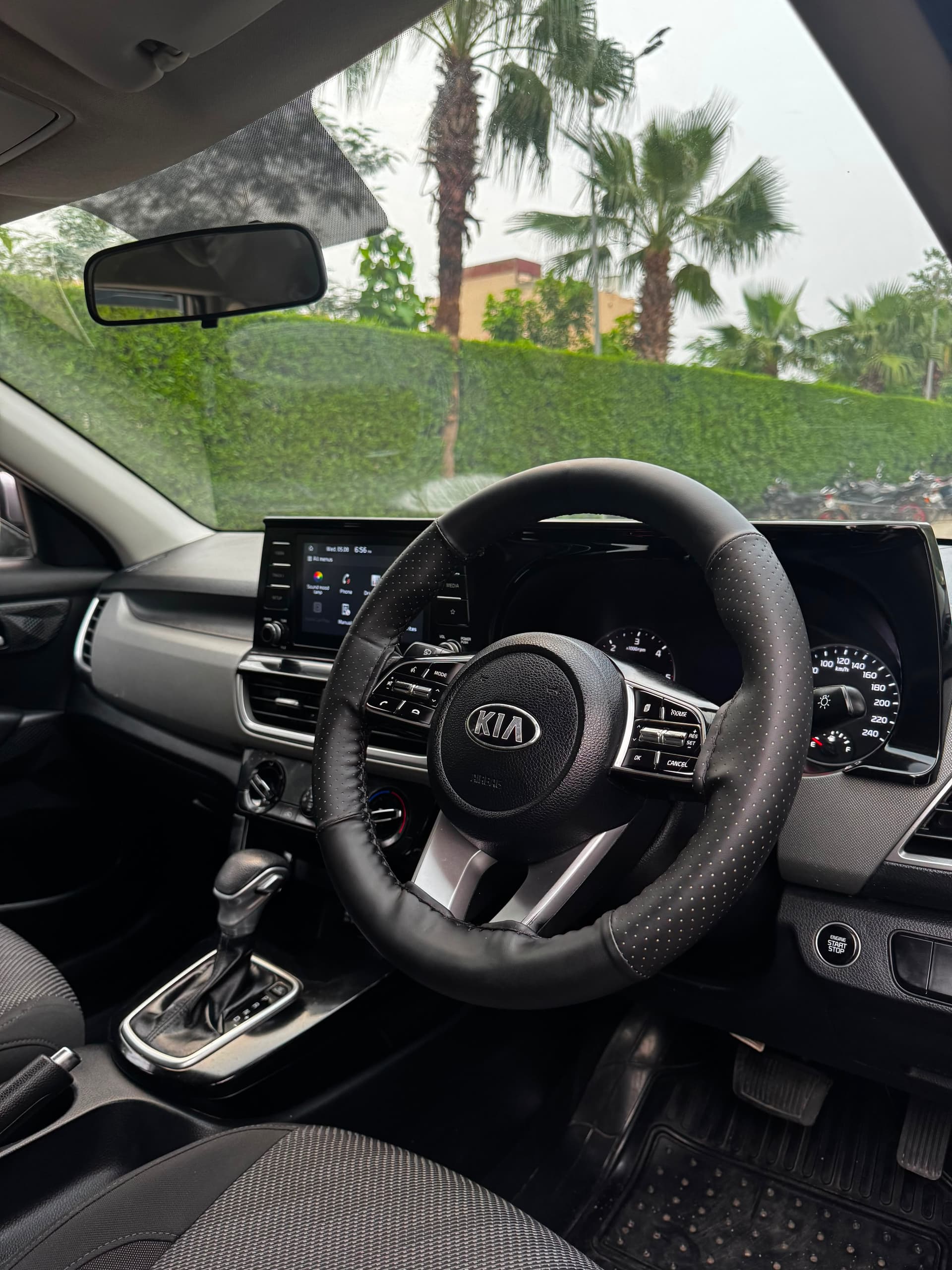 INTERIOR image for Kia Seltos | Hooter