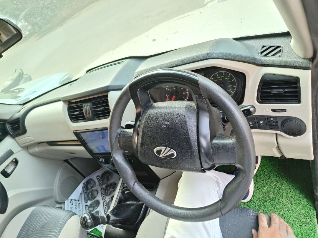 INTERIOR image for MAHINDRA SCORPIO S5 MH 2W 140 | Hooter