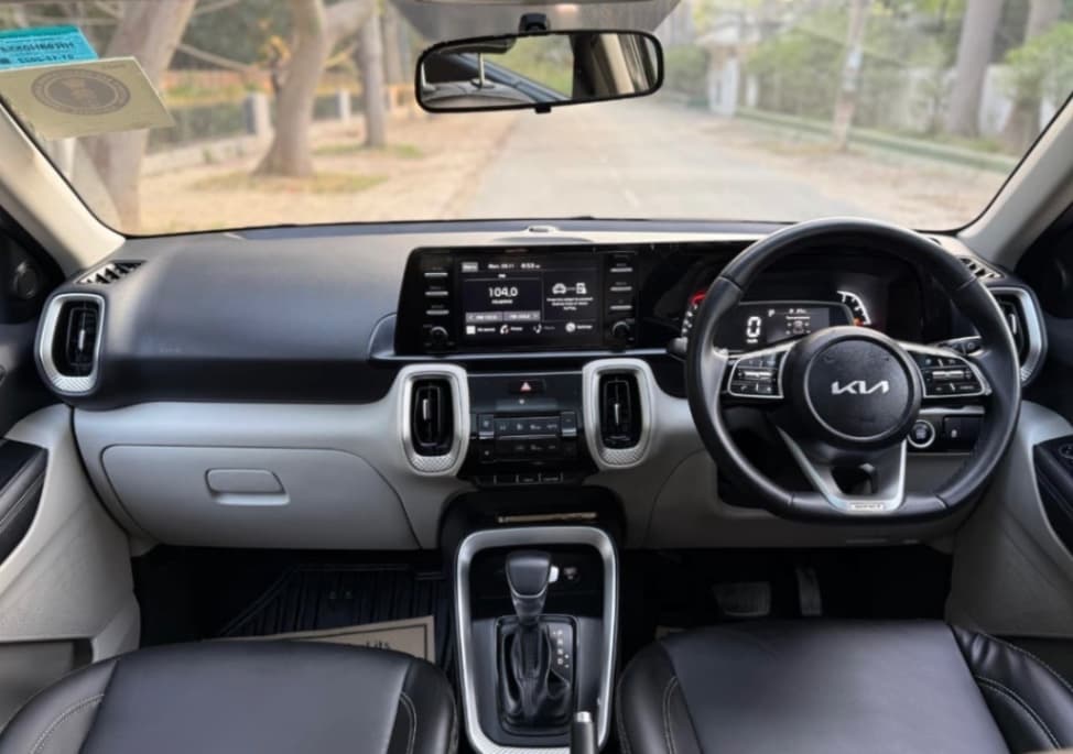 INTERIOR image for SONET G1.0T 7DCT HTX | Hooter