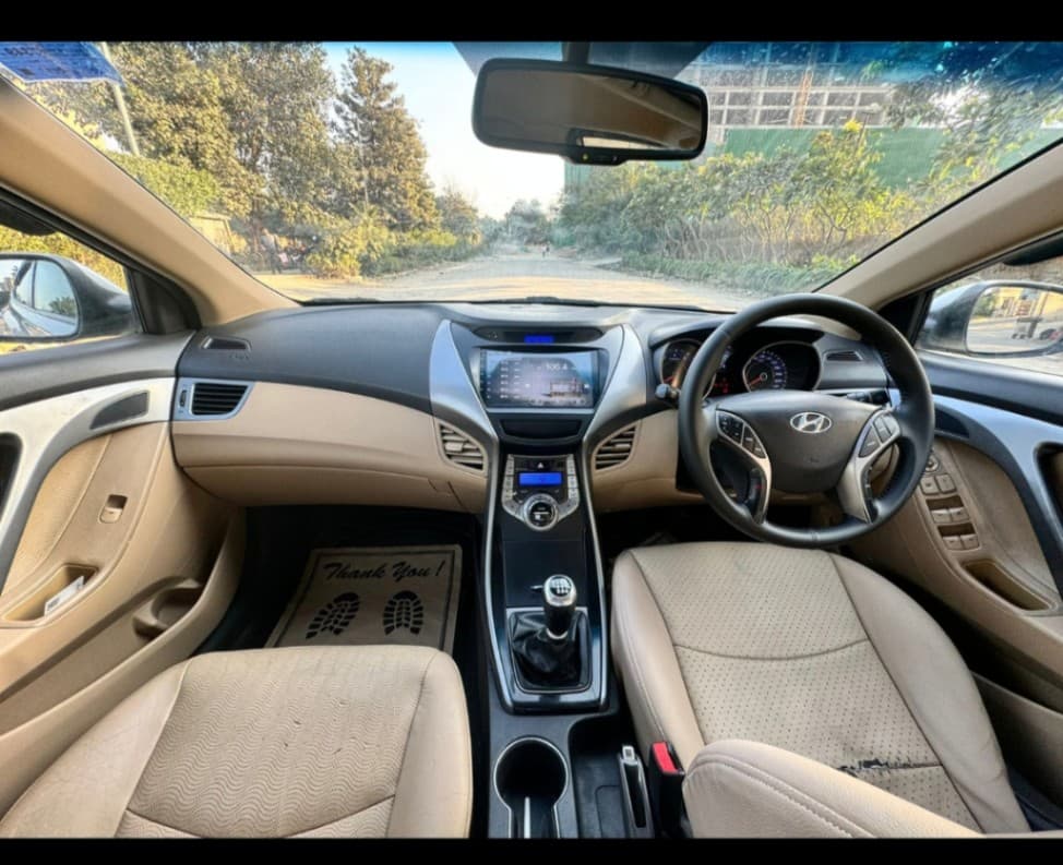 INTERIOR image for NEO ELANTRA VTVT SX 1.8 | Hooter