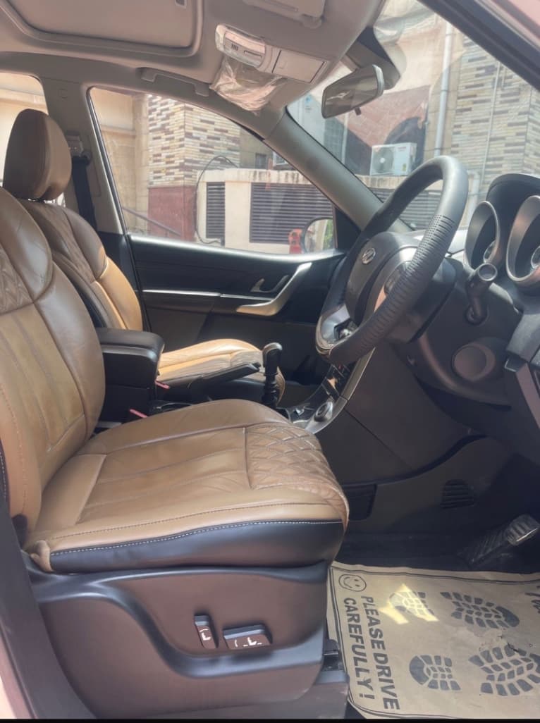 INTERIOR image for XUV500 | Hooter