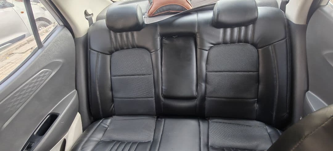 INTERIOR image for AURA 1.2MT CNG S | Hooter