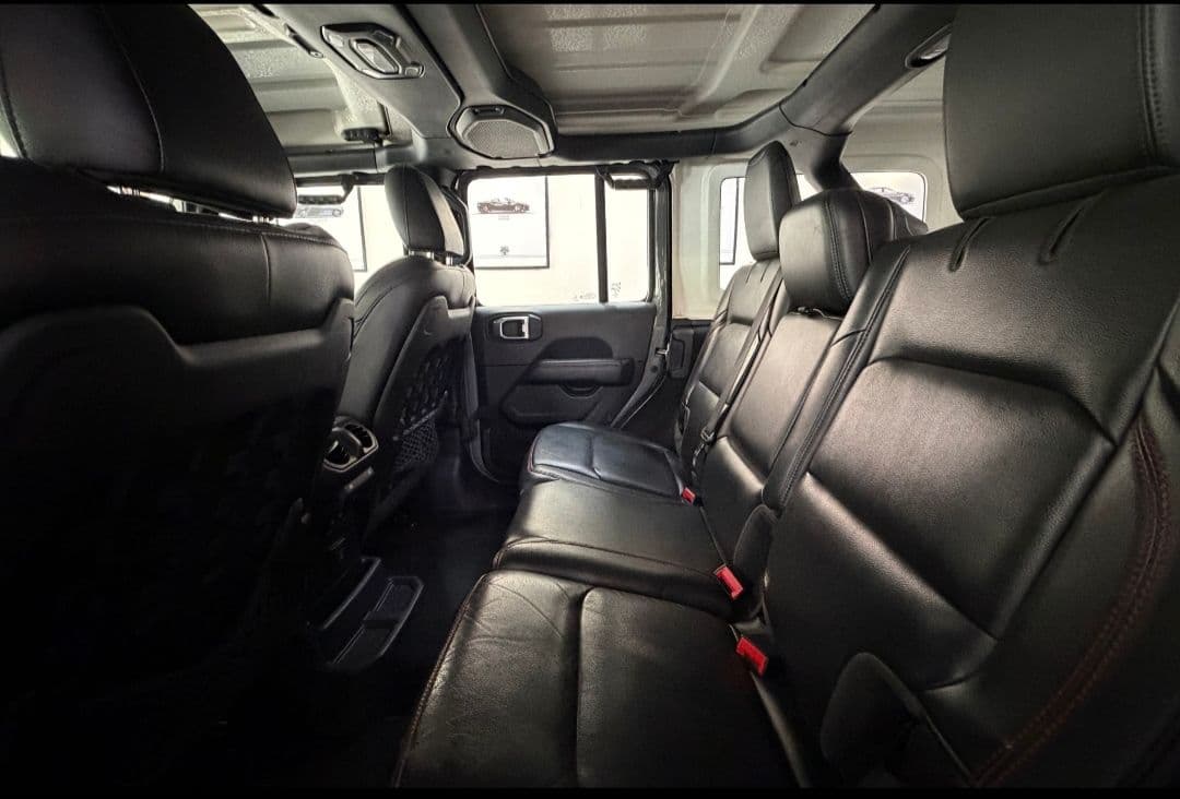 INTERIOR image for Wrangler | Hooter