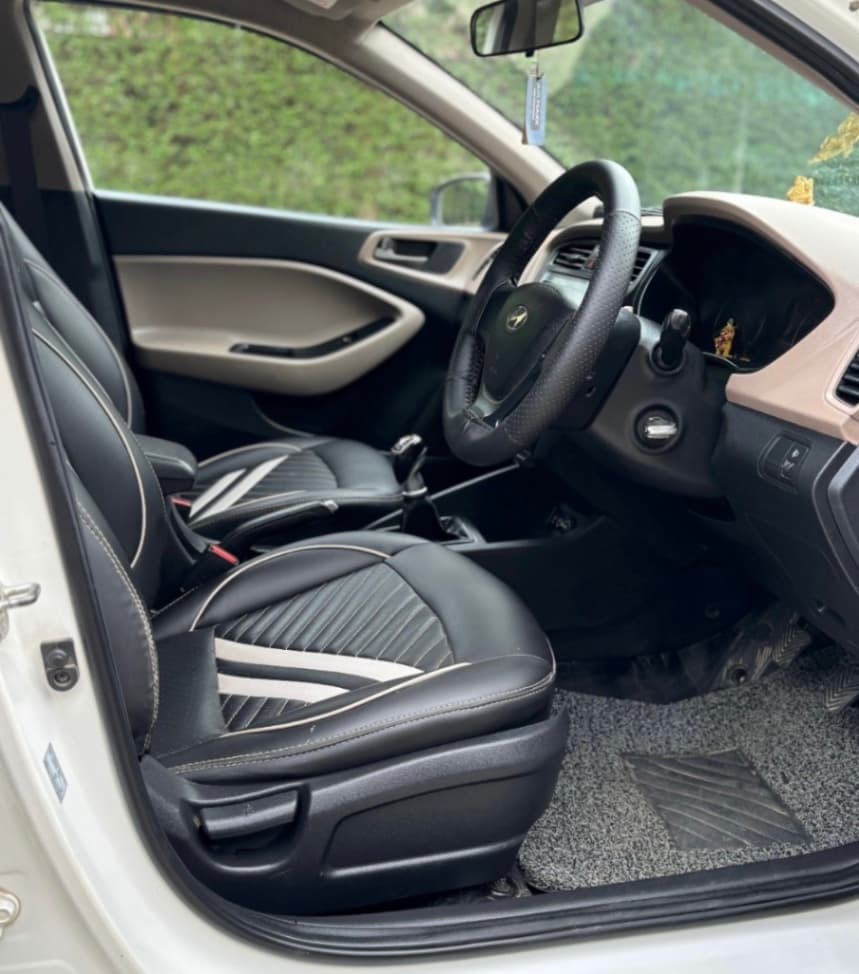 INTERIOR image for I20 MAGNA EXECUTIVE CRDI | Hooter