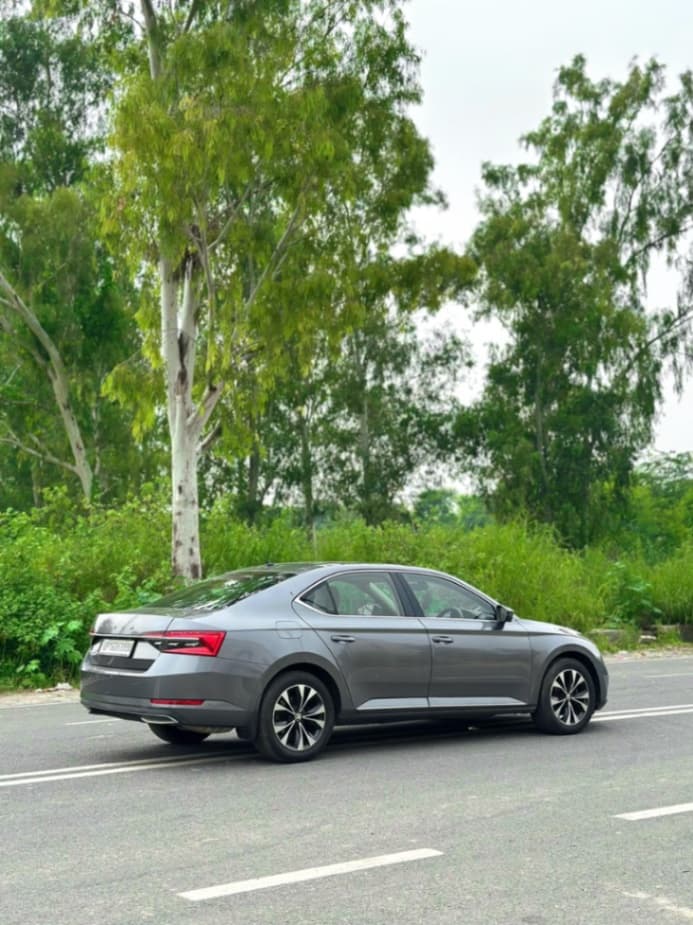 INTERIOR image for SUPERB L&K 2.0 TSI AT | Hooter