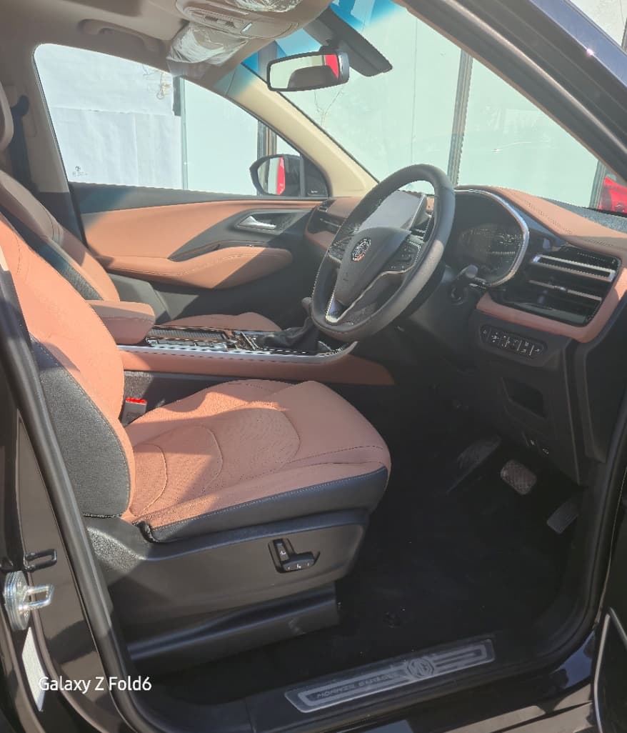 INTERIOR image for Hector Plus | Hooter
