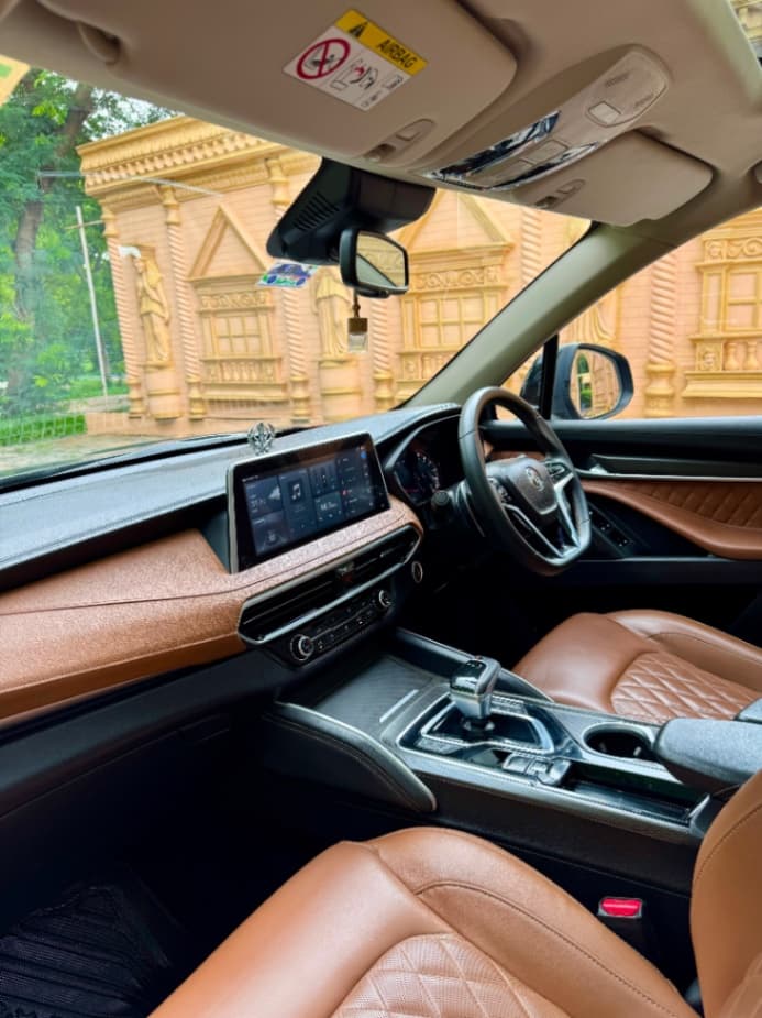 INTERIOR image for Gloster | Hooter