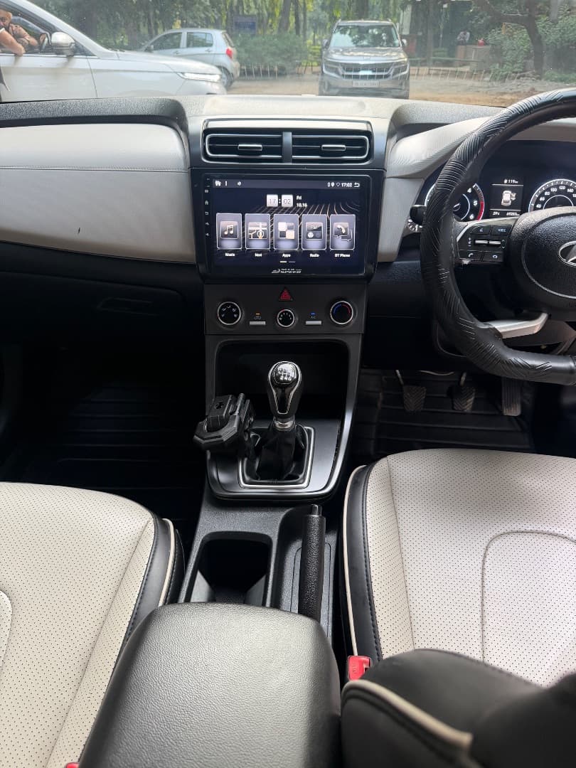 INTERIOR image for CRETA 1.5 CRDI MT E | Hooter