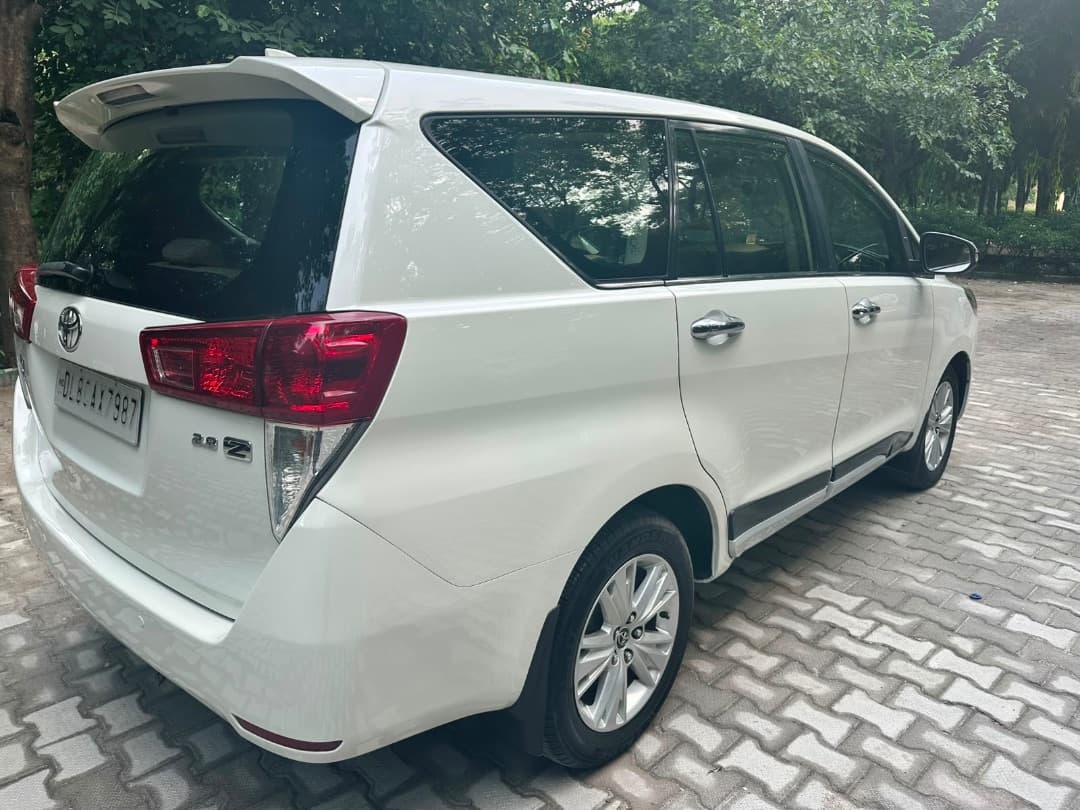 INTERIOR image for INNOVA CRYSTA 2.8 Z | Hooter