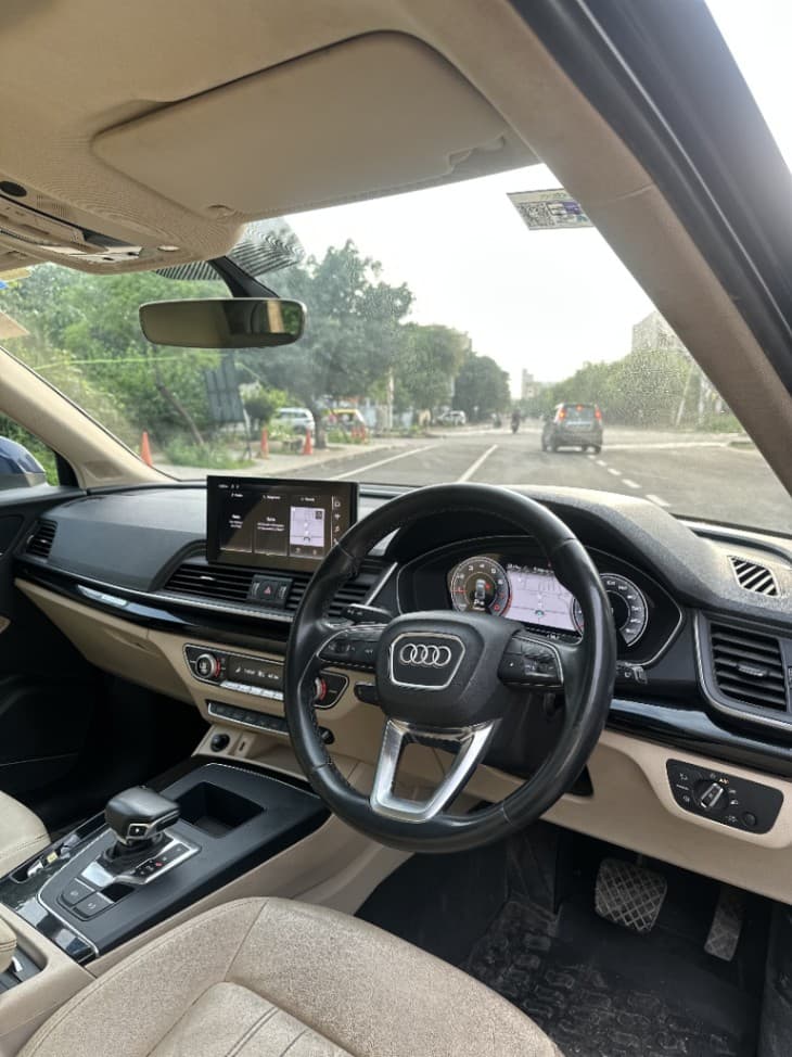 INTERIOR image for Q5 | Hooter