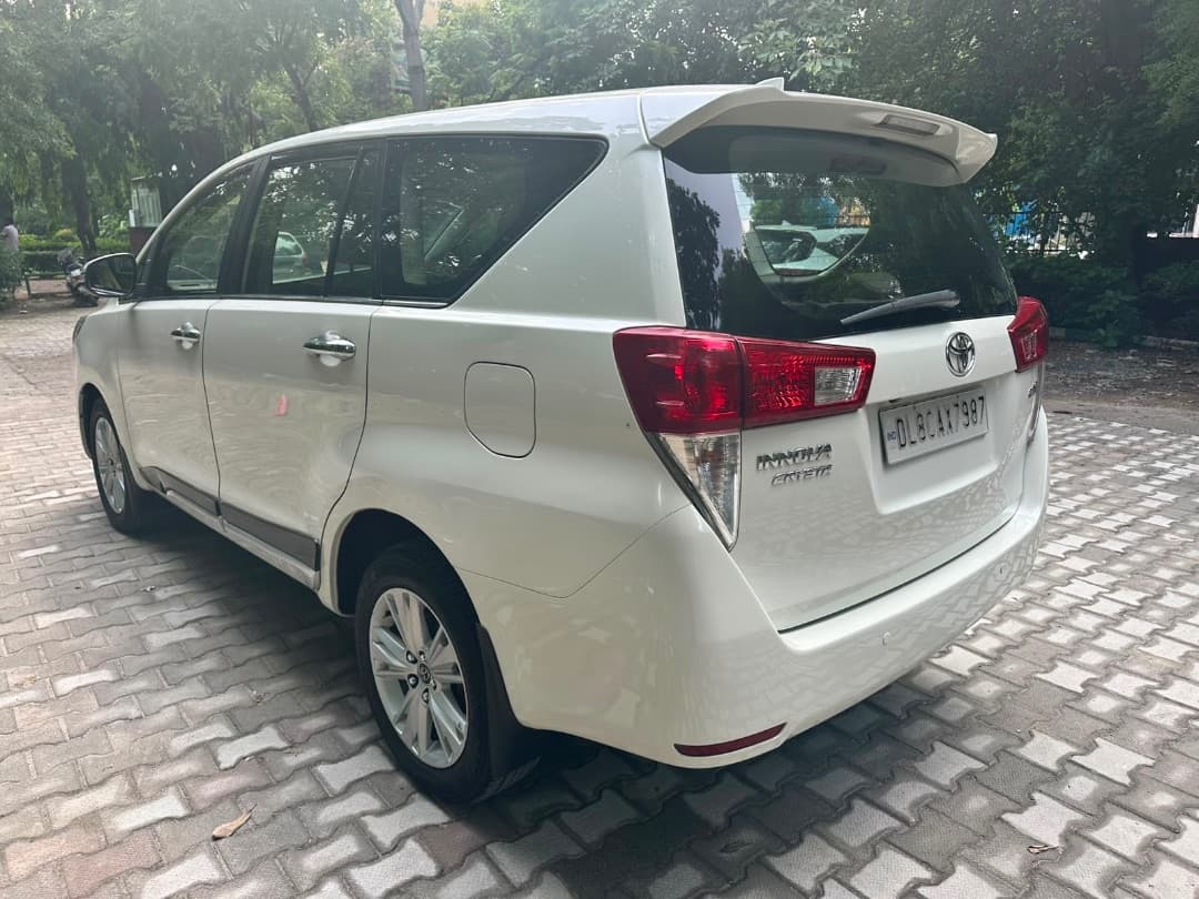 INTERIOR image for INNOVA CRYSTA 2.8 Z | Hooter