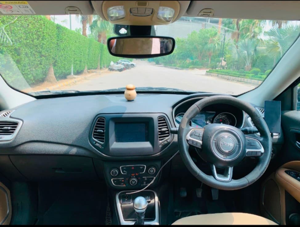 INTERIOR image for COMPASS LONGITUDE (O) 2.0D | Hooter