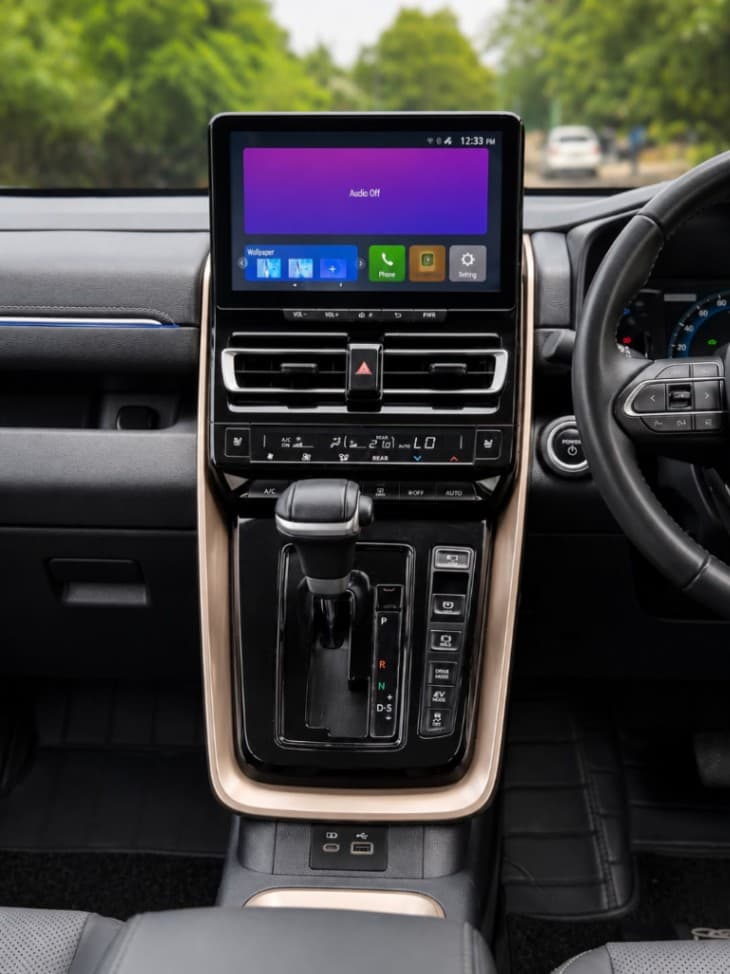 INTERIOR image for INVICTO STRONG HYBRID ALPHA+7S | Hooter