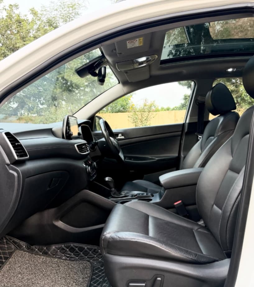 INTERIOR image for TUCSON CRDI 4WD AUTO GLS | Hooter