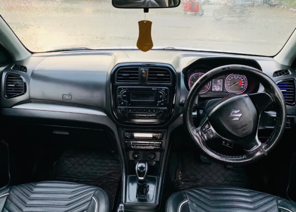INTERIOR image for MARUTI VITARA BREZZA ZDI AMT | Hooter