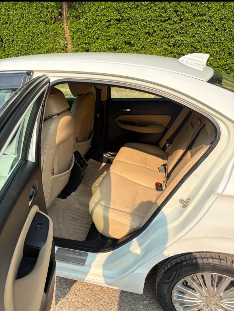 INTERIOR image for CITY 5TH GEN V MT (I-VTEC) | Hooter