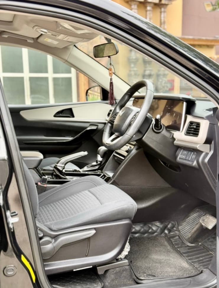 Mahindra Old Generation XUV700